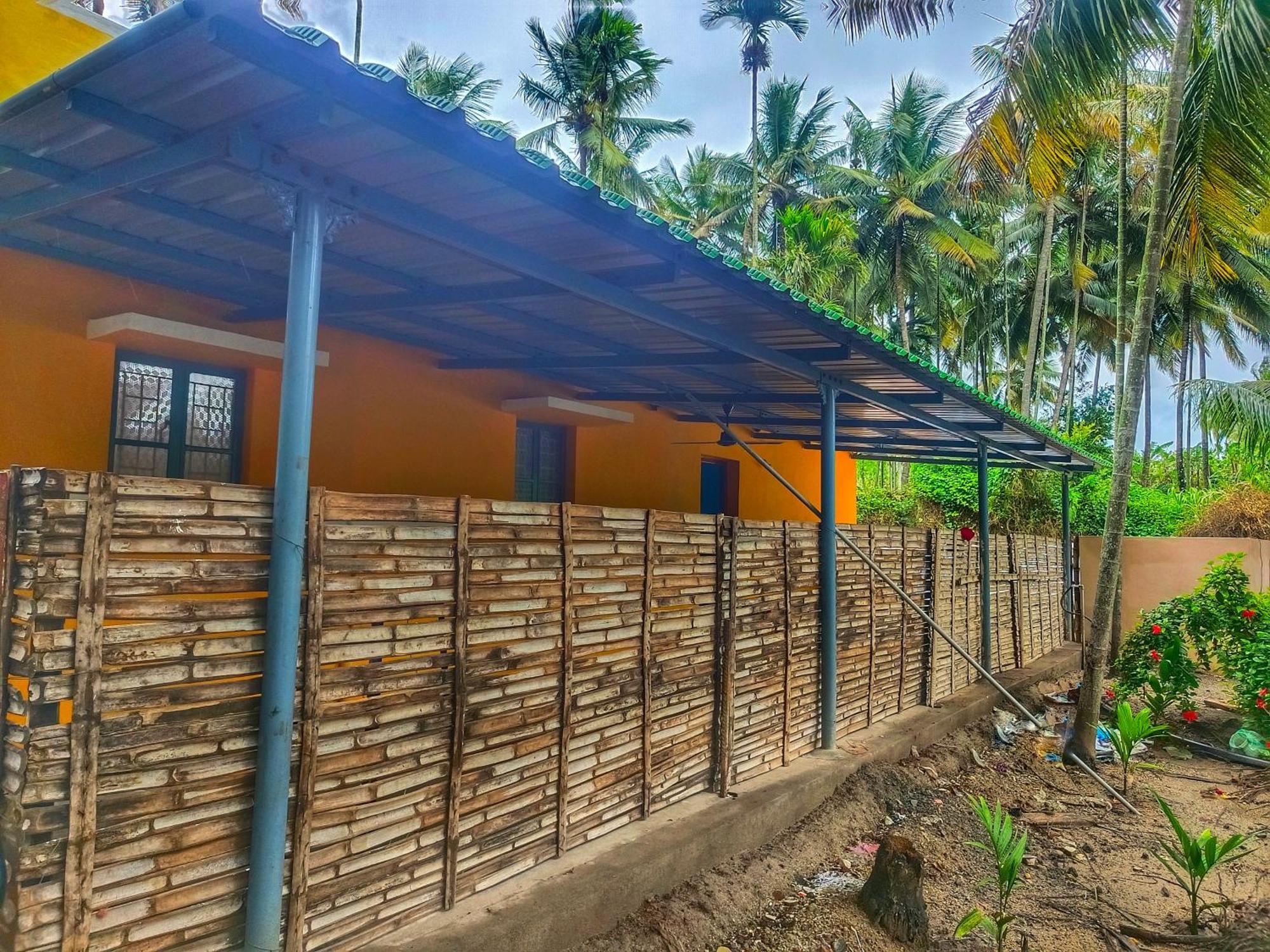 Shivalaya Farmstay Located Amdist Coconut Farm With River Access Near Isha,Adiyogi,Siruvani Alāndurai Extérieur photo