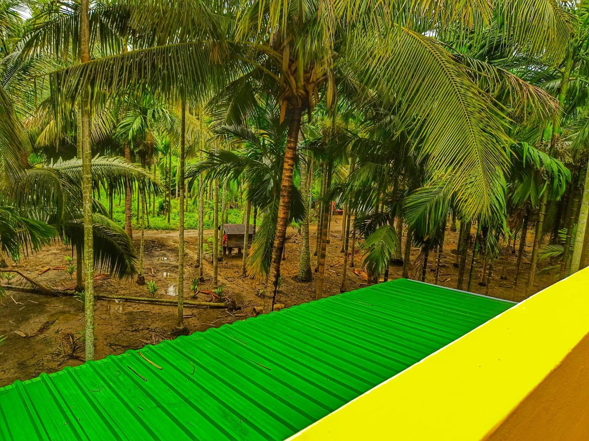 Shivalaya Farmstay Located Amdist Coconut Farm With River Access Near Isha,Adiyogi,Siruvani Alāndurai Extérieur photo